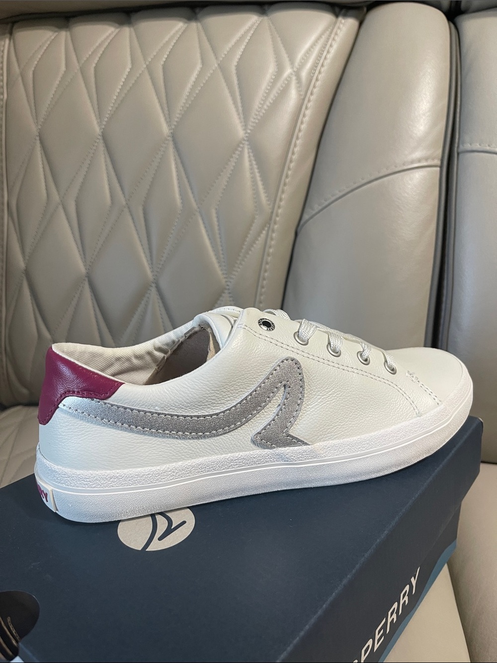 Sperry White Low-Top Sneakers with Pink Heel Detail